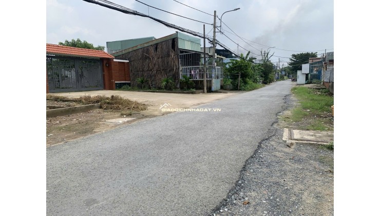 Bán ĐẤT 700m2, 300m2 đất nông nghiệp nằm mặt tiền Phạm Văn Hai Bình Chánh