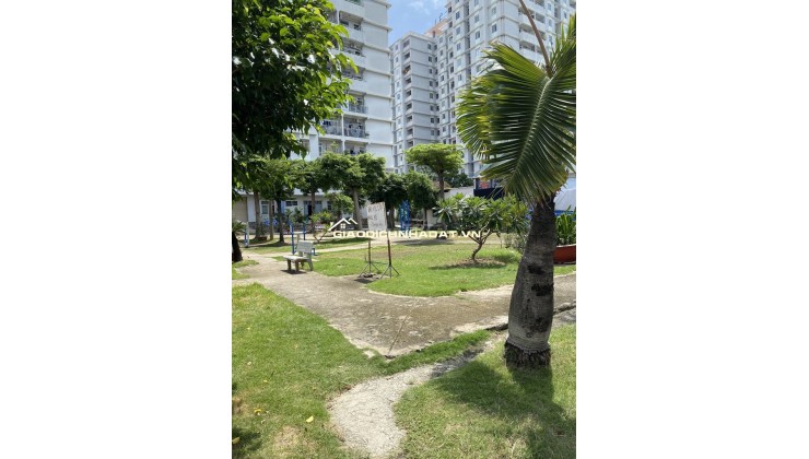 Cần bán gấp căn hộ được chính chủ ở kỹ, có sổ hồng: 68m2, 2PN, 2 ban công