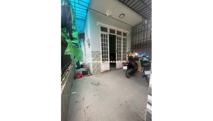 LÔ GÓC - GẦN XH - SỔ VUÔNG HOÀN CÔNG