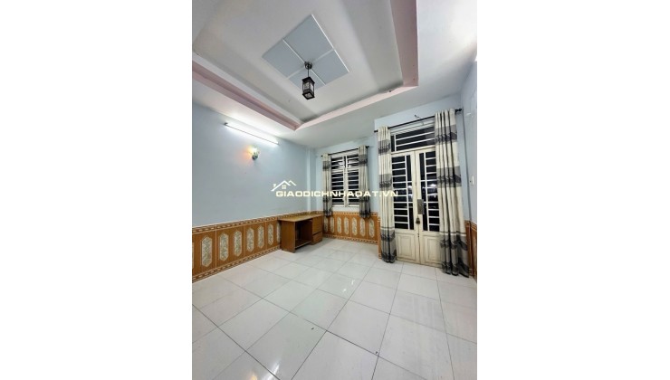  HẺM THÔNG - KHU VIP PHÚ THỌ HOÀ - TÂN PHÚ - SÁT MẶT TIỀN - 4 TẦNG BTCT - 36M2 - 4x9M - SỔ ĐẸP VUÔNG VỨC HOÀN CÔNG ĐỦ - GIÁP CÁC QUẬN TRUNG TÂM -