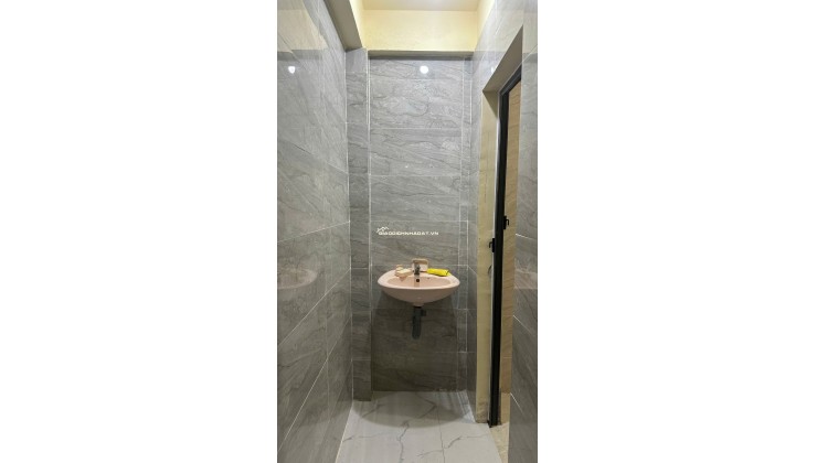 CHO THUÊ NHÀ NGUYÊN CĂN – 2 TẦNG + 1 TẦNG LỬNG – VỊ TRÍ SIÊU ĐẸP, HIẾM