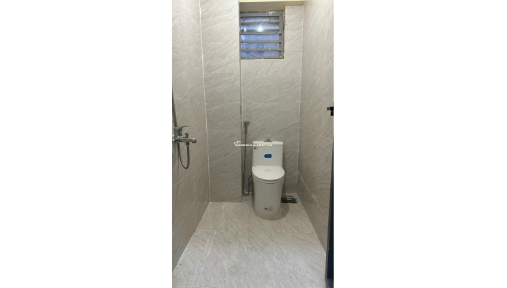 CHO THUÊ NHÀ NGUYÊN CĂN – 2 TẦNG + 1 TẦNG LỬNG – VỊ TRÍ SIÊU ĐẸP, HIẾM