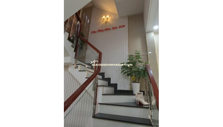  BÁN NHÀ 4 TẦNG, ĐƯỜNG HOÀNG BẬT ĐẠT (TÂN BÌNH) – MỚI ĐẸP LUNG LINH – NỘI THẤT CAO CẤP