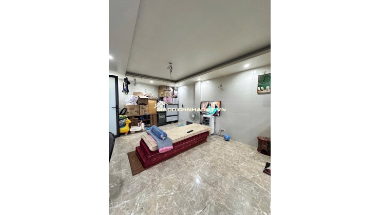Nhà Mỹ Đình hàng hiếm, dân xây 40m2, 5 tầng, mặt tiền 5m, gần ô tô