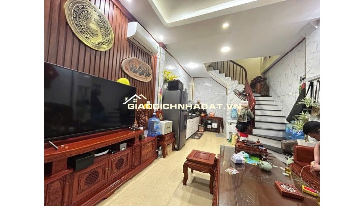 Nhà Mỹ Đình, lô góc, dân xây 40m2, 5 tầng, chào 7.1 tỷ có thương lượng
