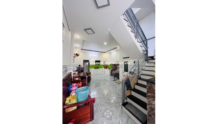 Nhà 5 tầng đẹp không tì vết, Chiến lược, Bình Tân