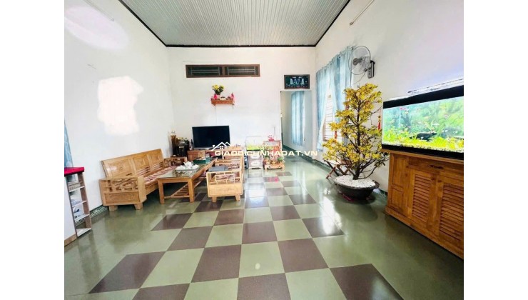 Cần bán Căn Nhà Hẻm 81 Y Wang ngay Bách Hóa Xanh
( NGÃ BA Y WANG - MAI THỊ LỰU )
cách ĐH Tây Nguyên chỉ 300- P. Eatam cũ Giá 2ty750