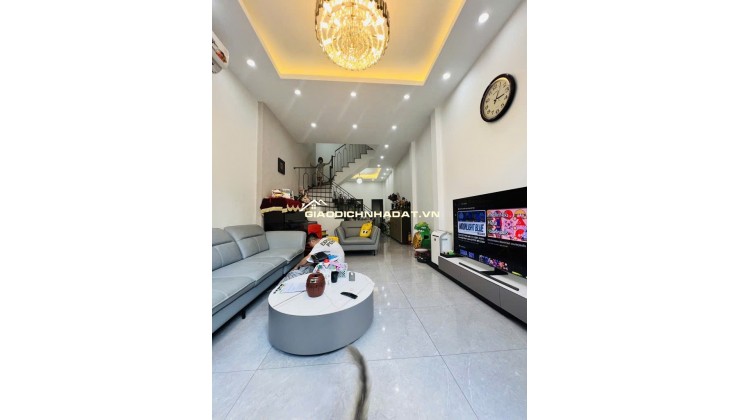 NHÀ ĐẸP LUNG LINH TẠI LẠC LONG QUÂN - OTO 7 CHỖ ĐỖ CỬA - NGÕ THÔNG - THIẾT KẾ HIỆN ĐẠI GIÁ NHỈNH 15 TỶ