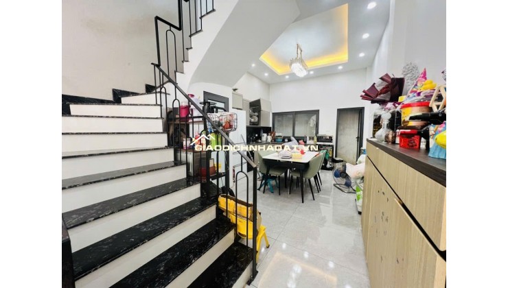 NHÀ ĐẸP LUNG LINH TẠI LẠC LONG QUÂN - OTO 7 CHỖ ĐỖ CỬA - NGÕ THÔNG - THIẾT KẾ HIỆN ĐẠI GIÁ NHỈNH 15 TỶ
