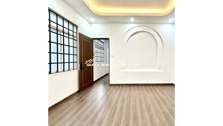 12 Tỷ: ngang 12m- Quận 10 ngay chợ An Đông, Medic Hòa Hảo- nhà 4 Tầng Xe hơi trong nhà. 0933910039