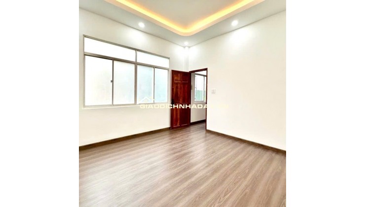 12 Tỷ: ngang 12m- Quận 10 ngay chợ An Đông, Medic Hòa Hảo- nhà 4 Tầng Xe hơi trong nhà. 0933910039