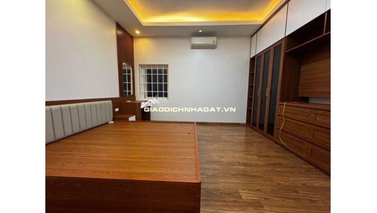Lạc Long Quân- dân trí cao-tiện ích đầy đủ-thiết kế hiện đại-nhà mới ở ngay-5 tầng giá nhỉnh 10 tỷ.