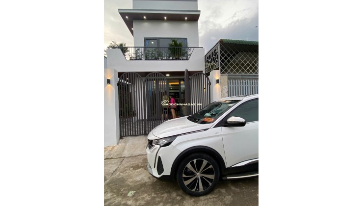 BÁN NHÀ MÊ HẺM XE HƠI NÉ NHAU 181 QUANG TRUNG MẶT TIỀN
 Nhà mê kiên cố - thiết kế hiện đại - Full nội  thất : 1 PK - 1 Bếp - 2 PN - sân đậu xe