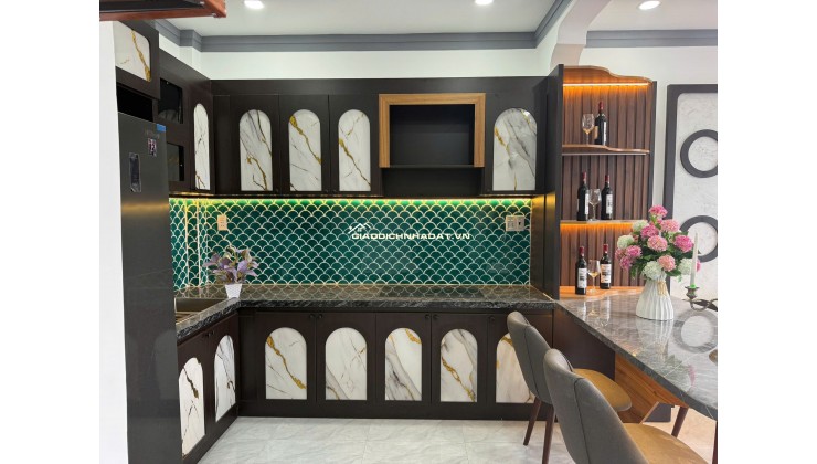 BÁN NHÀ MÊ HẺM XE HƠI NÉ NHAU 181 QUANG TRUNG MẶT TIỀN
 Nhà mê kiên cố - thiết kế hiện đại - Full nội  thất : 1 PK - 1 Bếp - 2 PN - sân đậu xe