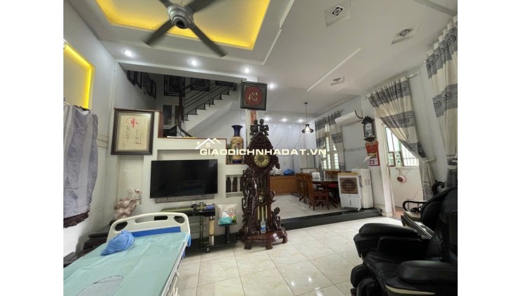 LÔ GÓC 2 MẶT XE TẢI ĐS 1 - 63m2 5 TẦNG  - CÁCH 1 CĂN RA VIEW SÔNG - NHỈNH 7 TỶ 

Mô tả: V0.7760111
LÔ GÓC 2 MẶT XE TẢI ĐS 1 - 63m2 5 TẦNG  - CÁCH