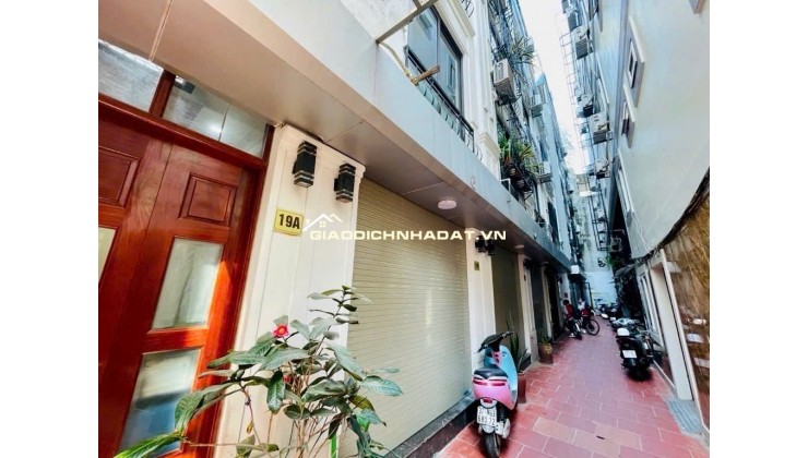 Nhà Tây Hồ, 7 tầng, thang máy xịn, MT 14m, dòng tiền 50 triệu/1 tháng!