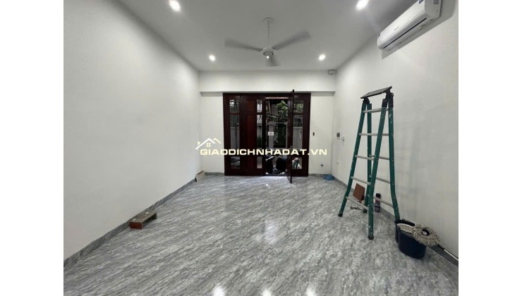 Nhà Tứ Liên - Tây Hồ - 5 tầng - thang máy - chuẩn công năng, về ở luôn giá 9,4 tỷ