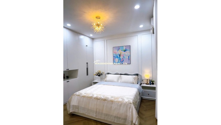 Chủ nhà cần tiền bán gấp! Giá siêu tốt. Tầng 2 siêu hiếm giá nhỉnh 3 tỷ tại Bách Khoa