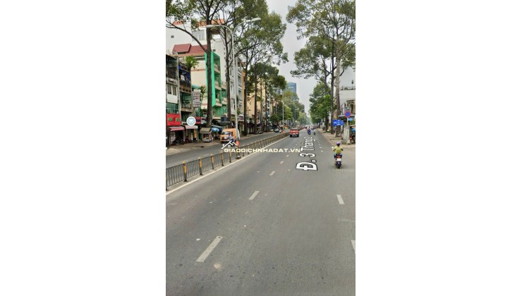 15 Triệu: HIẾM nguyên căn MẶT TIỀN đường 3 tháng 2 Q10- cao 4 tầng 3 phòng thông suốt. VŨ 0933910039