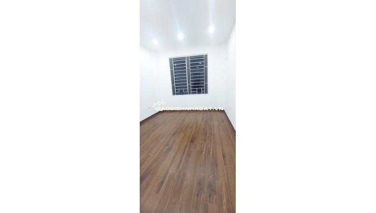 Nhà Tây Hồ 54m, 5 tầng thang máy, oto đỗ cửa đường trước nhà 5m!