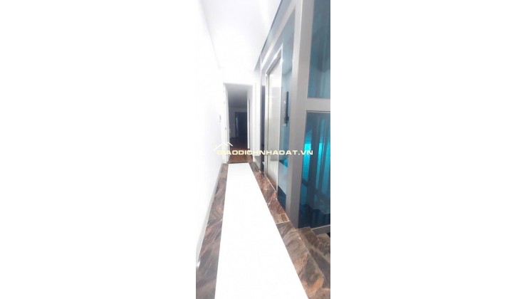 Siêu phẩm Tây Hồ 54m, 5 tầng thang máy, oto đỗ cửa đường trước nhà 5m!