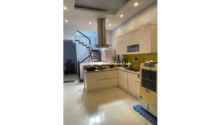 Siêu phẩm Nhà Tây Hồ 60m, 5 tầng, 2 thoáng, view Hồ Tây cực chill!