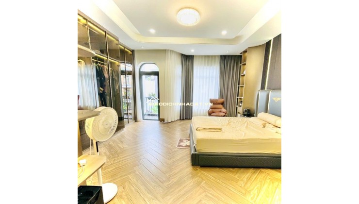 Mặt tiền trục chính Quận 4- KHÁNH HỘI- ngang hơn 5m cao 5 tầng đủ nội thất: 15 Tỷ nhỉnh. 0933910039
