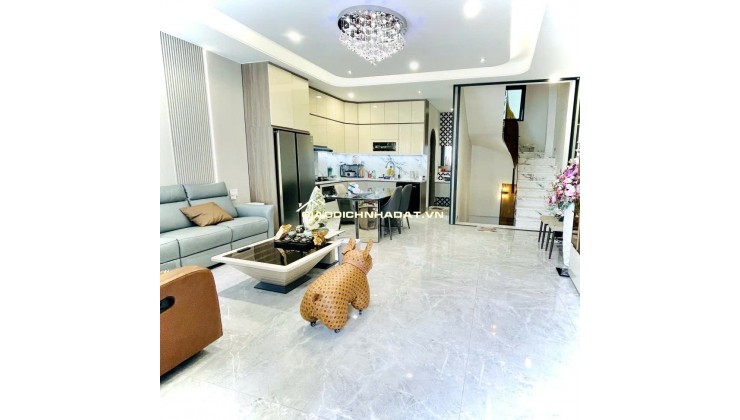 Mặt tiền trục chính Quận 4- KHÁNH HỘI- ngang hơn 5m cao 5 tầng đủ nội thất: 15 Tỷ nhỉnh. 0933910039