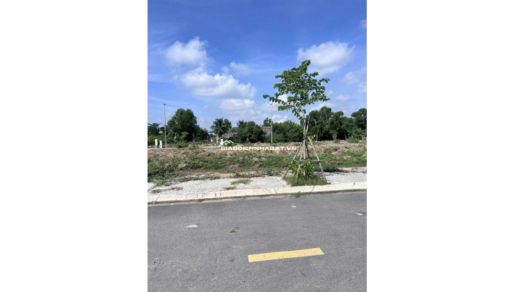 Đất đẹp mặt tiền trung tâm Cần Đước,gần chợ và UBND