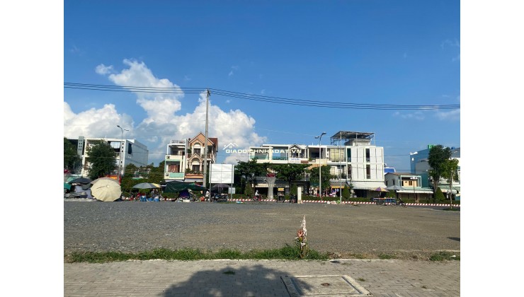 Đất đẹp mặt tiền trung tâm Cần Đước,gần chợ và UBND
