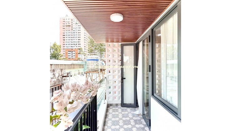4 Tỷ nhỉnh: Nhà Quận 3- ngay bờ kè Hoàng Sa- Ngang gần 4m, 3 Tầng Full nội thất mới. VŨ 0933910039
