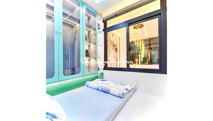 Nhà Quận 3- hẻm xe tải Nguyễn Thiện Thuật- Ngang hơn 3m- 4 tầng Full nội thất: 5 tỷ hơn. 0933910039