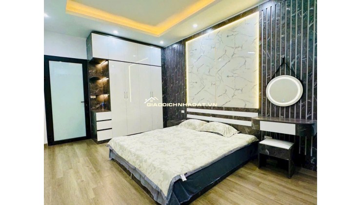 Siêu phẩm lô góc tập thể tầng 1 Trường Chinh 3 mặt thoáng, full đồ ở ngay. ô tô đỗ cầu thang 3PN + 2WC khép kín giá nhỉnh 4 tỷ dt 85 m2