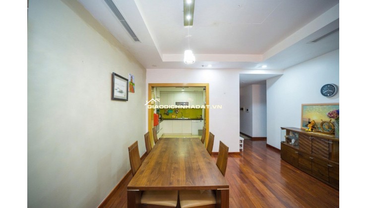 Căn to giá rẻ tại ROYAL CITY giá đẹp nhà tầng cao .