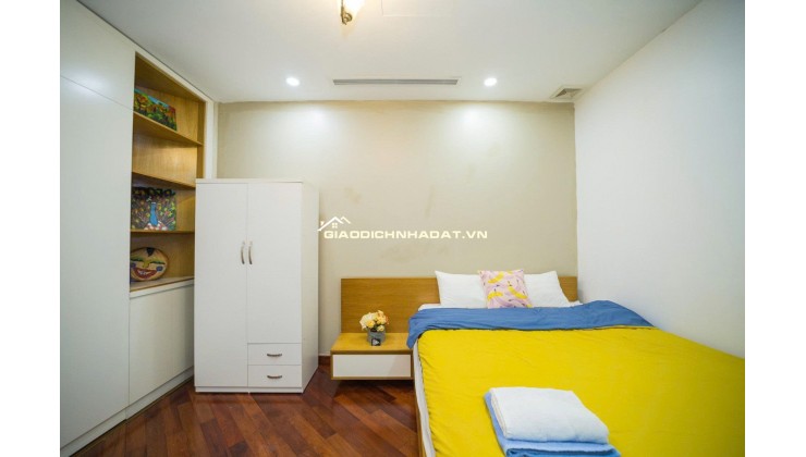 Căn to giá rẻ tại ROYAL CITY giá đẹp nhà tầng cao .