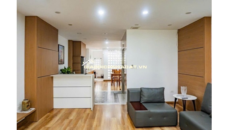 Bán tòa nhà mặt phố Cát Linh, Đống Đa DT 60m2, 5 tầng, thoáng 2 mặt, kinh doanh tốt, vị trí tuyệt đẹp, 30 tỷ