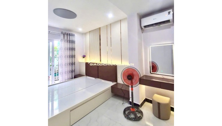 4 Tỷ nhỉnh: Cầu vượt 3/2 Quận 10 - Căn góc 2 view 3 Phòng ngủ 4 Tầng Full nội thất. VŨ 0933910039