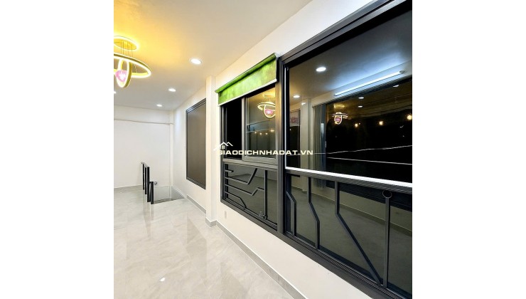 5.6 Tỷ: Mặt tiền Quận 1 Tân Định HOÀNG SA- NGANG 9M- căn góc 2 Tầng- thu nhập 240Tr. VŨ 0933910039