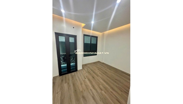 Bán nhà ngõ Đường Láng, Đống Đa, 40m2 x 5 tầng, 6PN, Sổ Đỏ, 10.5 tỷ. LH: 0568433999