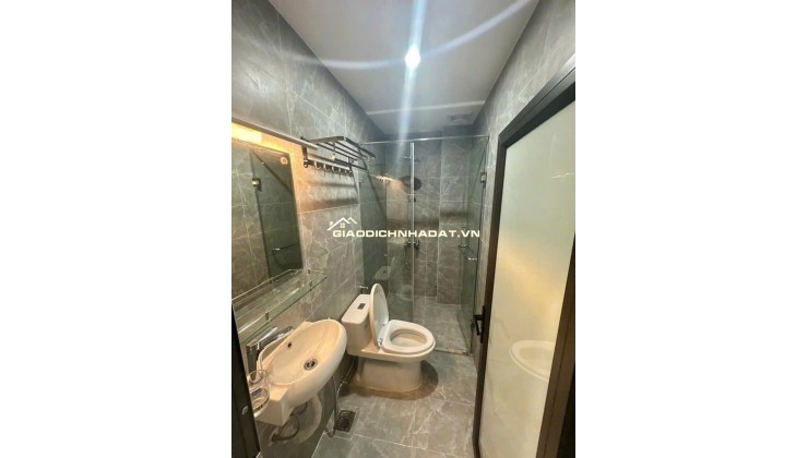 Bán nhà ngõ Đường Láng, Đống Đa, 40m2 x 5 tầng, 6PN, Sổ Đỏ, 10.5 tỷ. LH: 0568433999