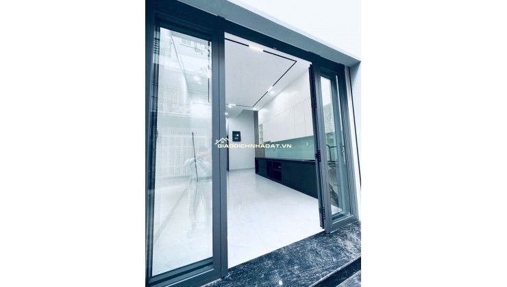 18 Triệu: thuê nguyên căn mới xây Quận 4- MẶT TIỀN đường số- 4x8- 4 Tầng 3 Phòng ngủ. VŨ 0933910039