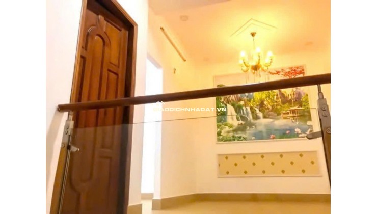 63.4m2 - Giá 7.4 tỷ - Ngang 6.2m HXH Phạm Hữu Lầu kế chợ Phước Long Q7