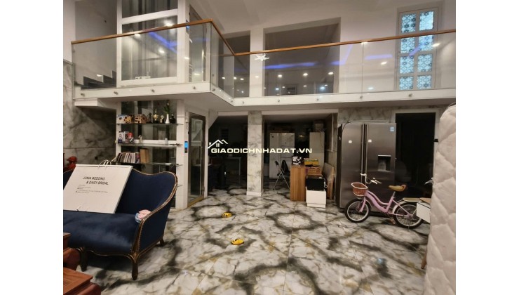 VIP TRƯỜNG THỌ - THANG MÁY SỊN SÒ- HẺM 7 CHỖ. OTO NGỦ TRONG SÂN. NHÀ XÂY 4 TẦNG, HOÀN CÔNG CHUẨN CHỈNH. XÁCH VALI VÀO Ở NGAY - GIÁ CHỈ 8TỶ HƠN. SẴN