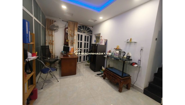 VIP TRƯỜNG THỌ - THANG MÁY SỊN SÒ- HẺM 7 CHỖ. OTO NGỦ TRONG SÂN. NHÀ XÂY 4 TẦNG, HOÀN CÔNG CHUẨN CHỈNH. XÁCH VALI VÀO Ở NGAY - GIÁ CHỈ 8TỶ HƠN. SẴN