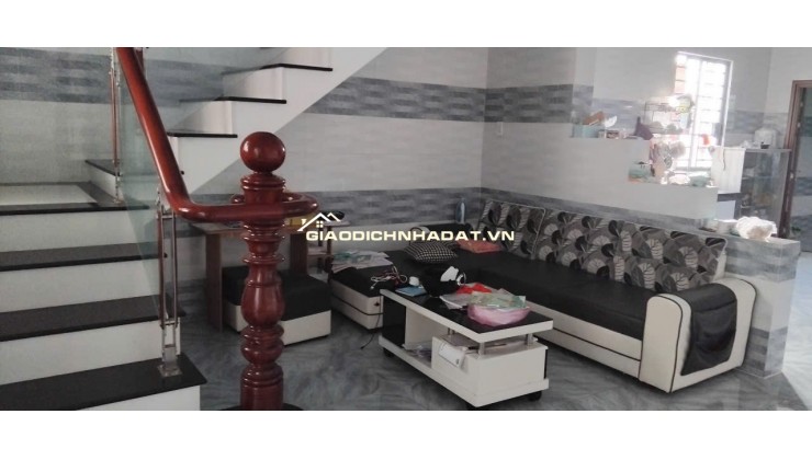 BÁN NHÀ ĐẤT TẠI PHƯỜNG THANH ĐỨC TỈNH VĨNH LONG. 5X15. GIÁ 1.150.000.000. LH:0972722110.