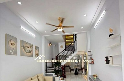 BÁN NHÀ Tân Bình, 42m2, 3 tầng, hẻm 6m, gần Trường Chinh, 4.x tỷ
