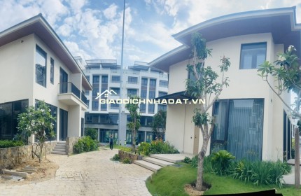 L'aurora Phu Yen Dự án nghỉ dưỡng 5* đầu tiên ở Phú Yên sở hữu vị trí đắc địa 4 mặt tiền đường sát biển.