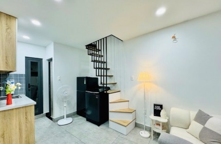 Bán nhà Bình Thạnh, gần chợ Bà Chiểu , 13m2, 2 tầng, căn góc siêu thông thoáng, 2.x tỷ