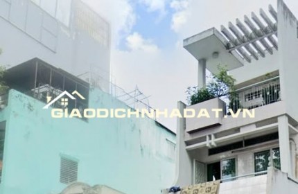 NHÀ HIẾM Q10 – CÁCH MT VÀI BƯỚC CHÂN – DT 33M² – CHỈ 3.X TỶ – Lê hồng phong Q10