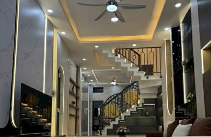 SIÊU PHẨM NHÀ MỚI TẶNG FULL NỘI THẤT- HẺM XE HƠI THÔNG 1 TRỤC - 61M2 - CHỈ 8.4 TỶ Huỳnh Văn Nghệ, Phường 15, Quận Tân Bình